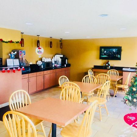 Super 8 By Wyndham Radcliff Ft. Knox Area Hotel Bagian luar foto
