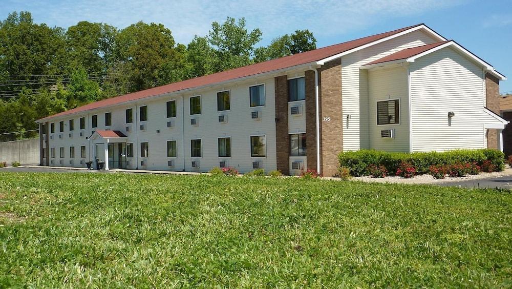 Super 8 By Wyndham Radcliff Ft. Knox Area Hotel Bagian luar foto